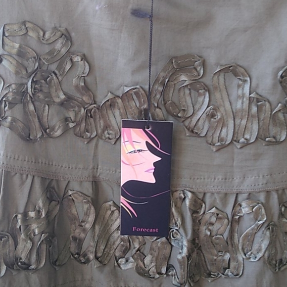 3/$35 Green skirt - Picture 3 of 6